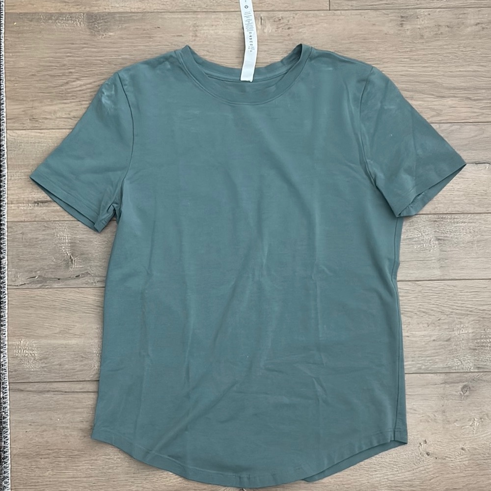 lululemon short sleeve t shirt
